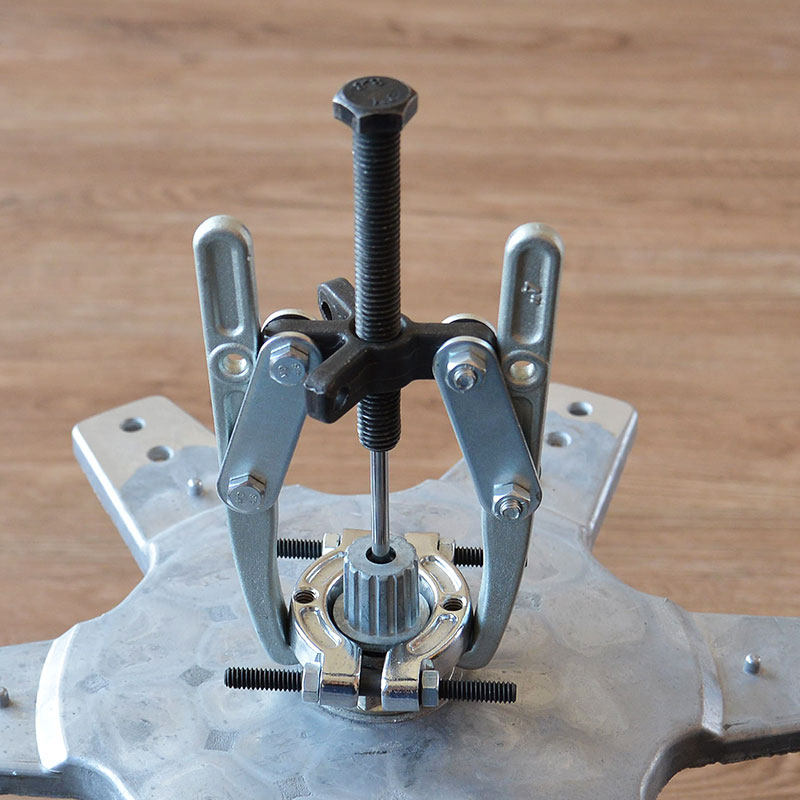 Automatic washing machine clutcher jacket keys to remove wavewheel core gear shaft jacket core rust nut breaker