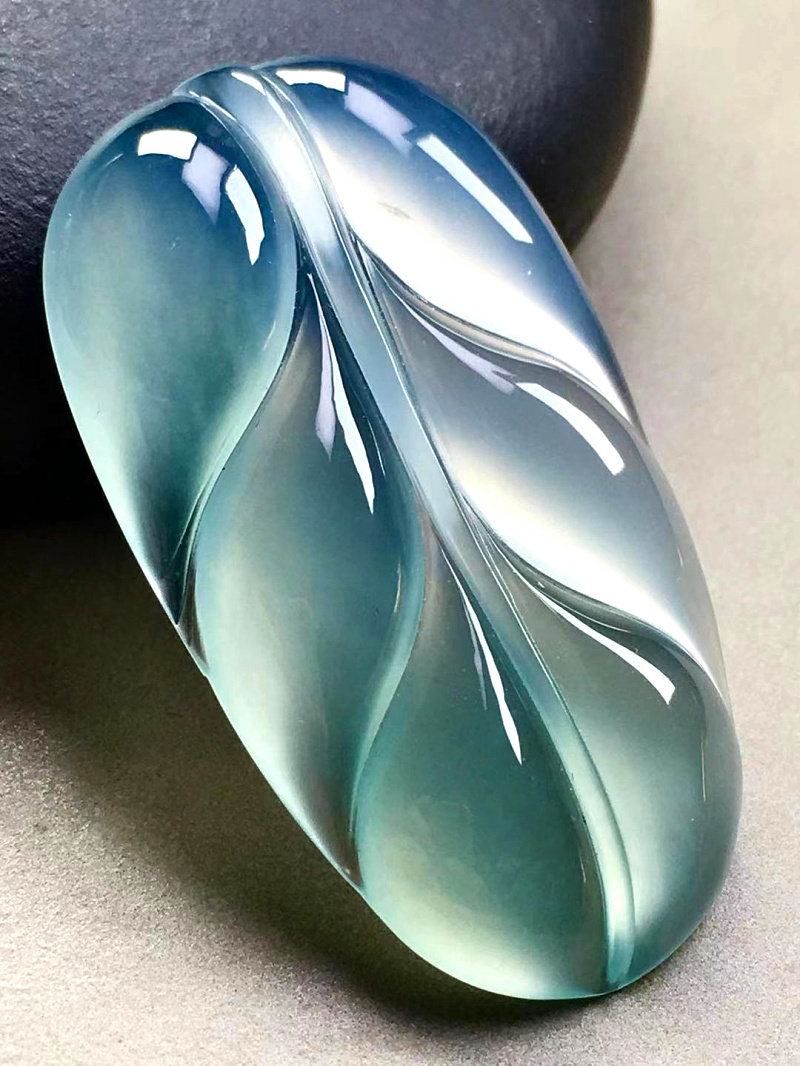 Natural Myanmar A emerald pendant leaf ice species floating in peace buckle Ping An without cards Millver jade pendant neck decoration pendant