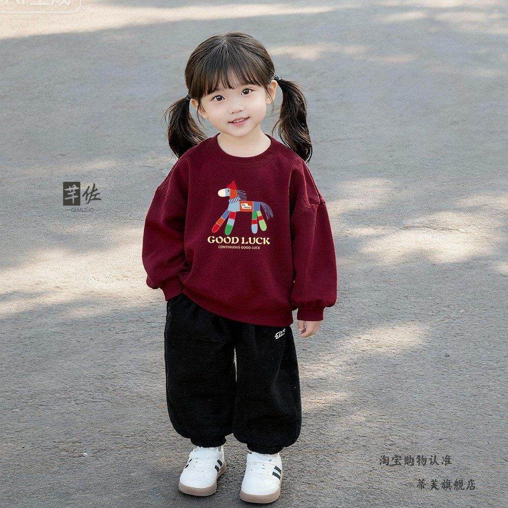 2026 Year of the Horse Cartoon Parent-Child Outfit Cute Printed Fleece-Lined Thickened Crewneck Sweatshirt Festive Bright Red Mother-Daughter Matching Outfit Trendy