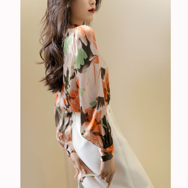 Clearance and leaks, first-line brand counters, shopping malls, withdrawal of cut labels, women's clothing, spring and autumn, long-sleeved printed shirts, silk shirts