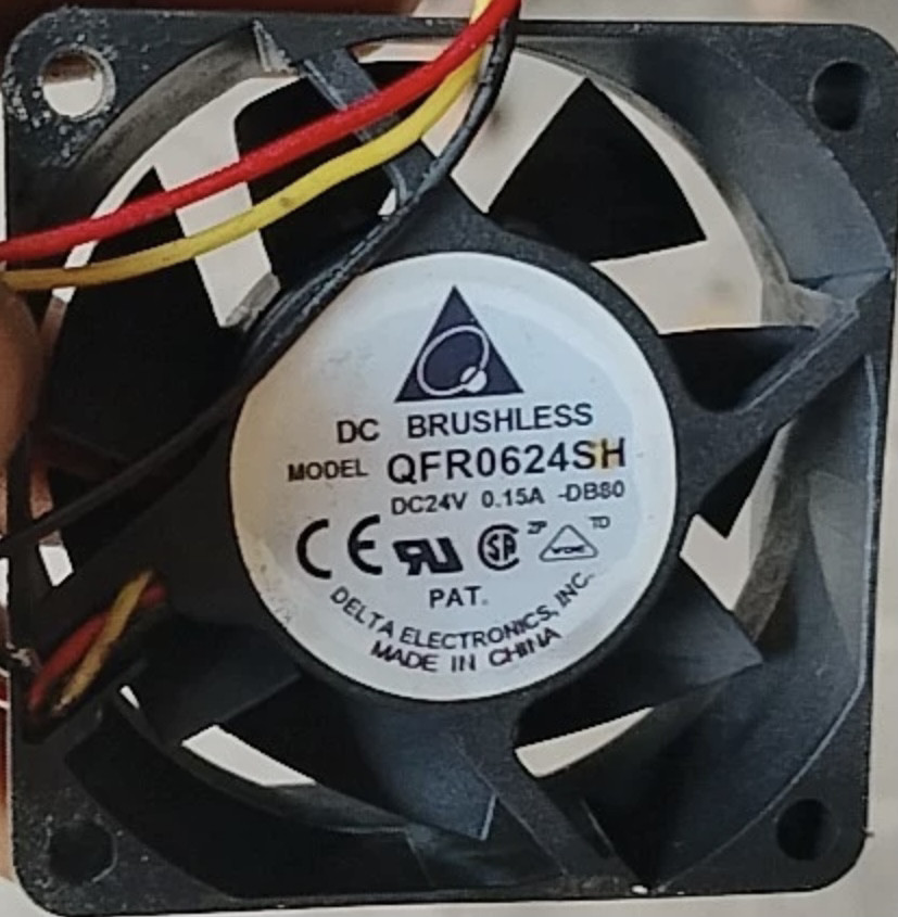 QFR0624SH 全新风扇24V 0.15A 安川变频器原装风扇带插头 6CM