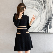 Small fragrant wind dress female 2021 Autumn New High waist temperament ladies waist thin a-shaped knitted small black skirt