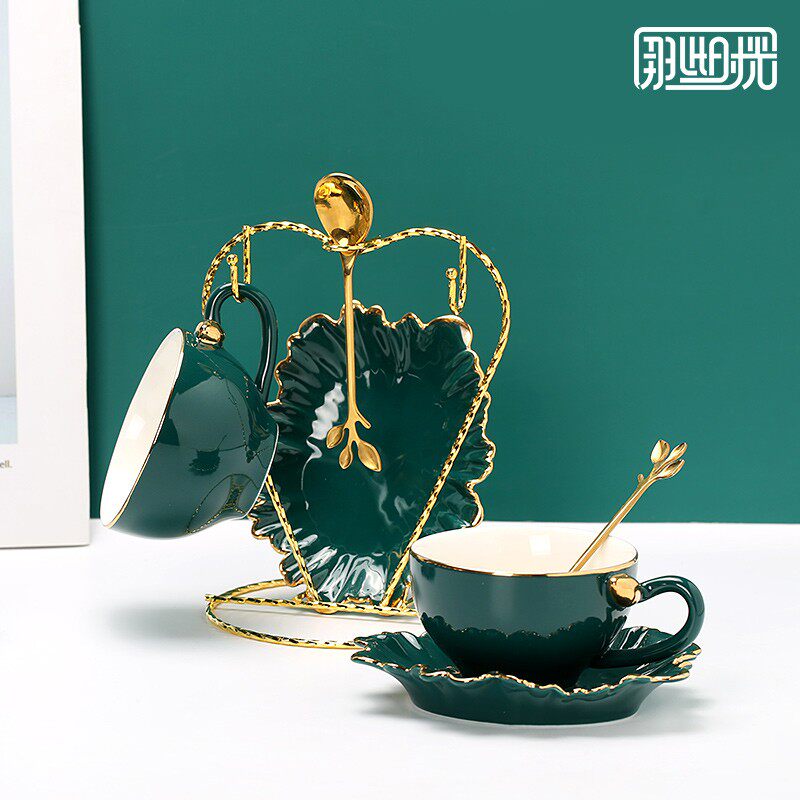 Those times European Cups and Saucers Set Luxury coffee cups English Afternoon Tea Cups with full set of coffee utensils