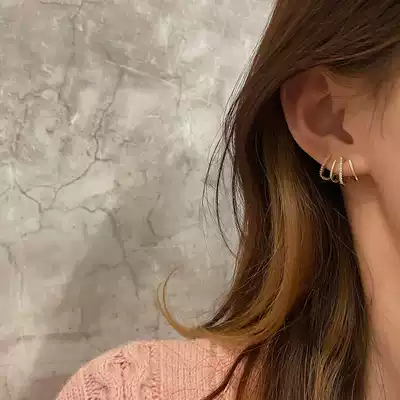 Korean earrings female sterling silver simple cold wind small hypoallergenic temperament exquisite versatile personality does not fade earrings