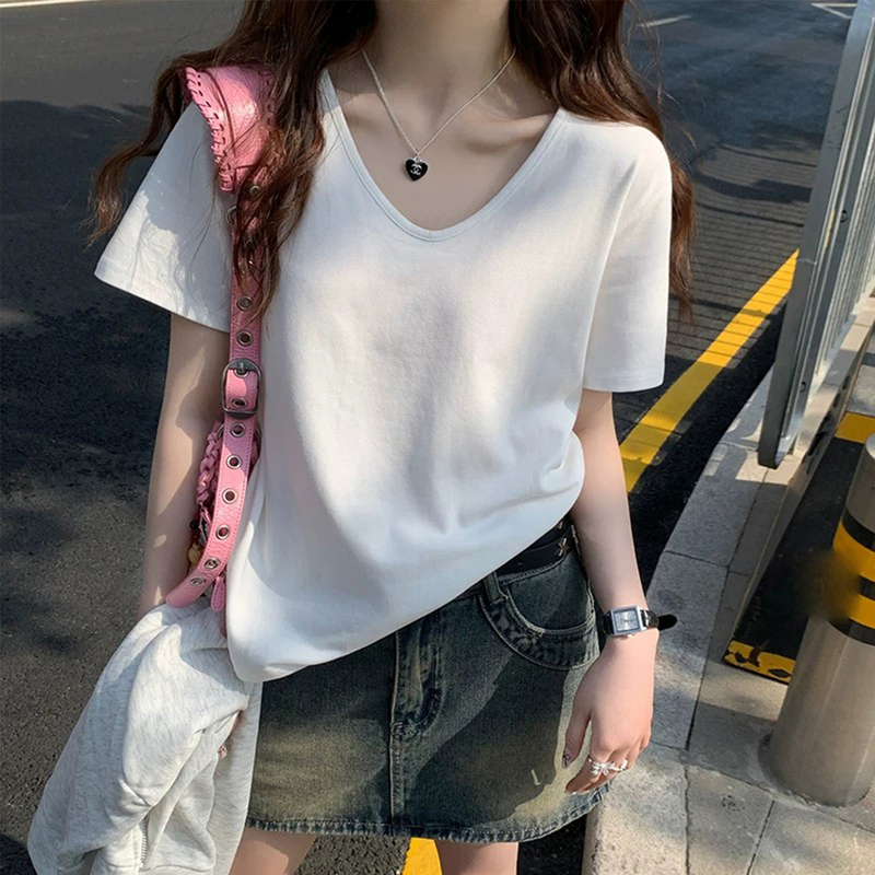 V-Neck T-Shirt for Women 2026 New Summer Style White Short-Sleeve Regular Shoulder Loose Large Neckline Pure Cotton Slimming Low-Neck White Top V-Neck T-Shirt for Women 2026 New Summer Style White Short-Sleeve Regular Shoulder Loose Large Neckline Pure Cotton Slimming Low-Neck White Top
