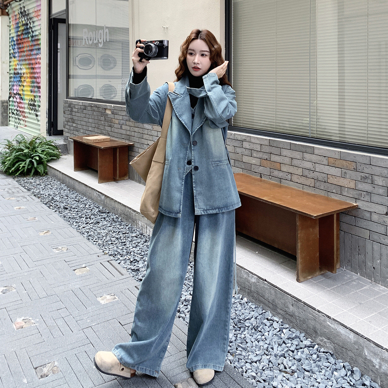 Blue Hong Kong Style Chic and Cool Denim Suit for Women, 2026 Early Autumn New Design, Stylish Blazer and Wide-Leg Pants Two-Piece Set