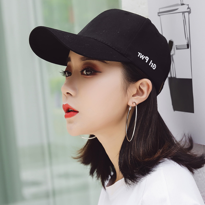 Black hard top cap female autumn and winter ins suitable for round face Korean version of the sunshade sunscreen face small baseball hat male