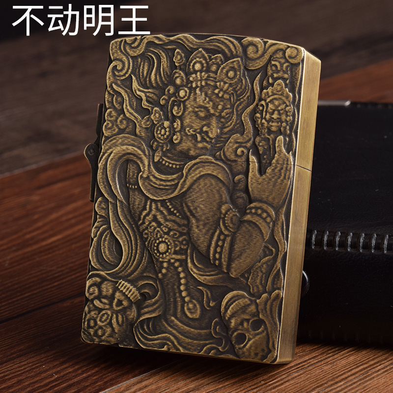 Quercia593 armor shield 3D embossed windproof retro domineering heavy armor kerosene lighter antique gift