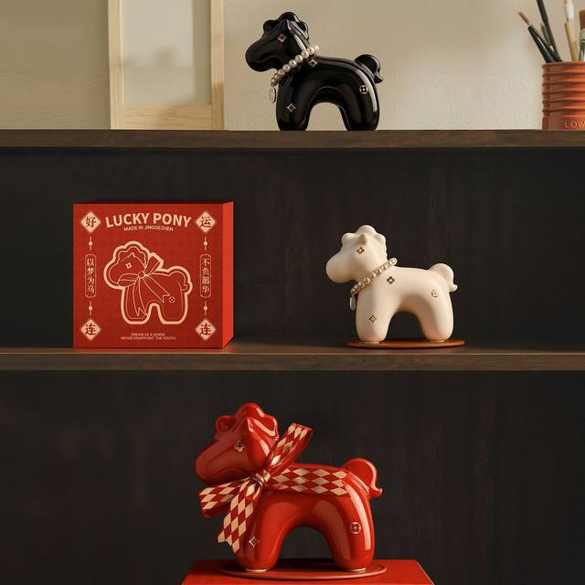 Light Luxury Ornaments 2026 Year of the Horse Zodiac Horse Mascot Ornaments New Year Gifts Annual Party Souvenirs Decorative Ornaments