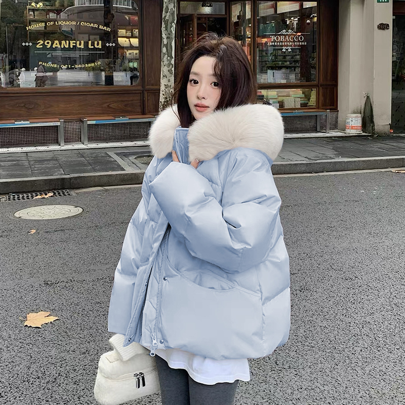 New Winter Blue down Jacket with Large Fur Collar for Women, Short Style with Hood, Thick and Warm, Loose Fit, Versatile for Petite Sizes