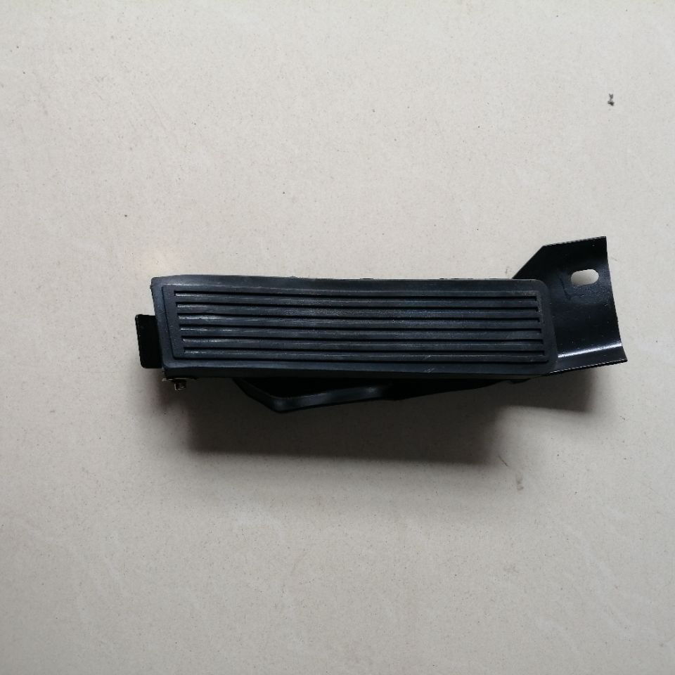 Wuzheng original accessories Aochi 1800 Aochi 2000 accelerator pedal assembly accelerator pedal original accessories