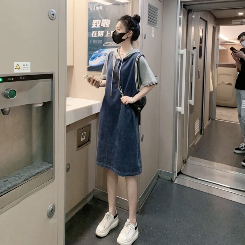 High-End Hooded Denim Dress for Women, New Summer Style, Fashionable and Versatile, Casual Mid-Length Fake Two-Piece Sweatshirt Dress High-End Hooded Denim Dress for Women, New Summer Style, Fashionable and Versatile, Casual Mid-Length Fake Two-Piece Sweatshirt Dress