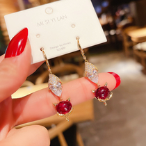 Advanced Atmosphere Strokes fox earrings South Korean temperament net red length Pomegranate stone ear hook superfairy 100 hitch decoration female
