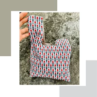 В красном рте есть перегородка, маленькая рыба 2