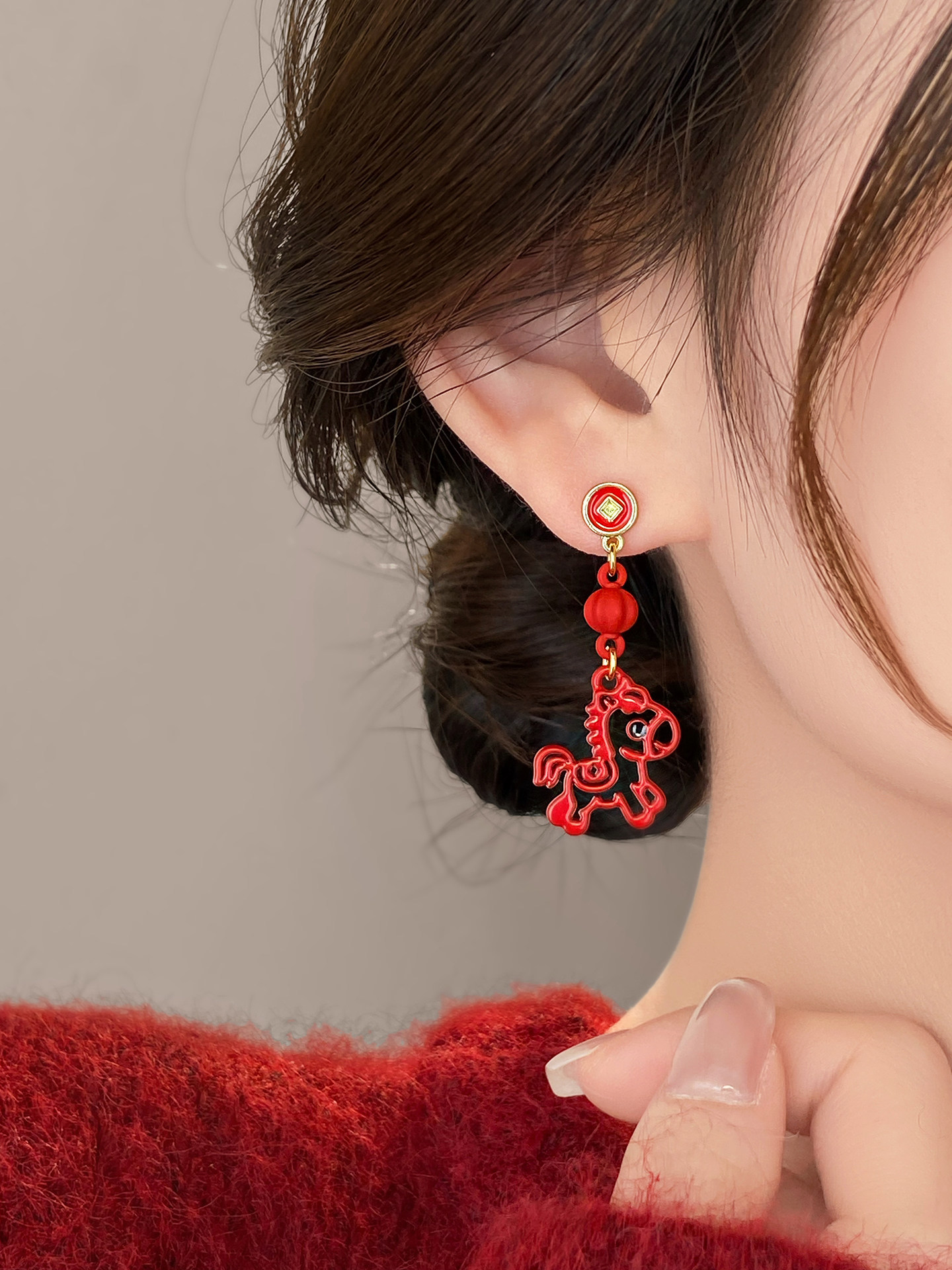 Get Rich Immediately Zodiac Unique Pony New Young Luxury Earrings 2025 New Popular High-End Earrings for Women