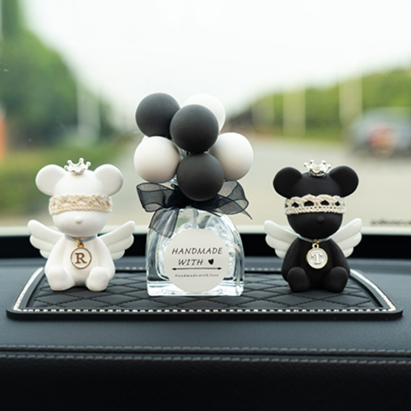 Car perfume decoration products encyclopedia personality creative cute car interior aromatherapy car car high-end car decoration