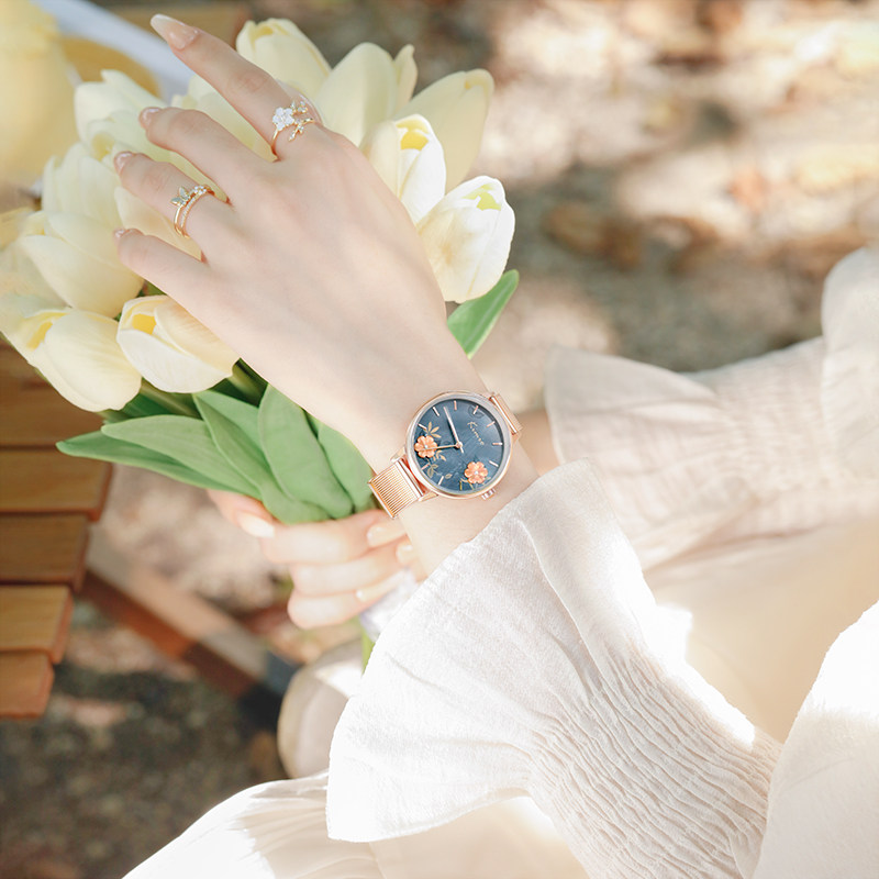 Fashion ins wind mother-of-pearl watch women's light luxury niche students simple temperament ladies watch waterproof advanced sense