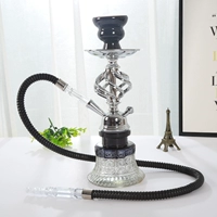 Одинокий человек со всем