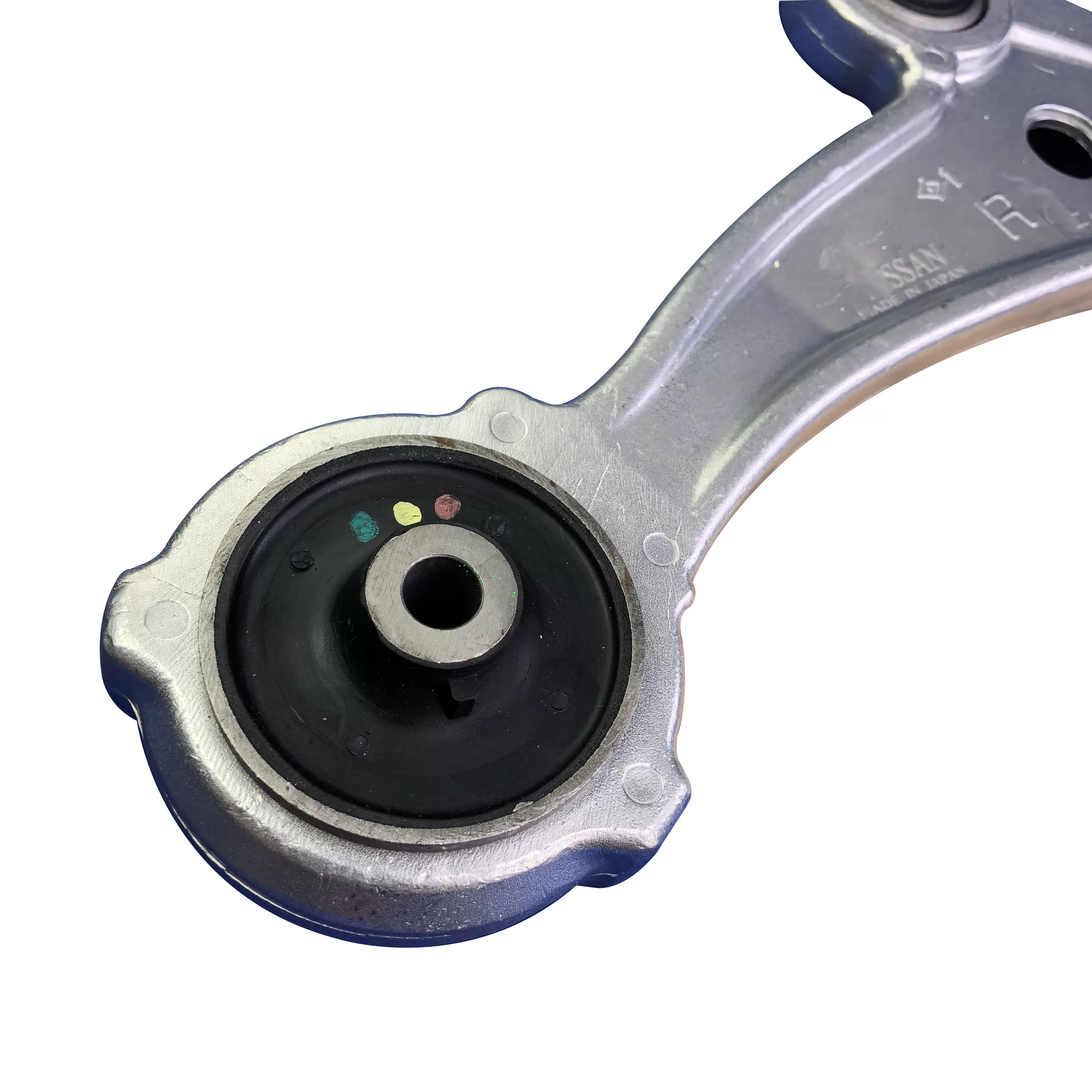 Suitable for Nissan e52 Elgrand E52 front lower swing arm suspension triangular arm support arm assembly