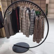New iron art Nakajima clothing rack semicircular clothing hanging clothes rack clothing store shelf large c display floor