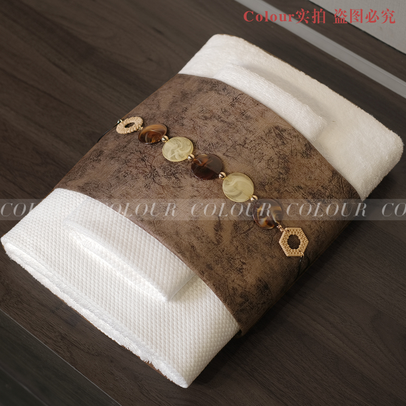 Towel and Bath Towel Tie-Buckle Set in a Vintage Style, Light Luxury Modern Model Home Bathroom Toilet Decoration