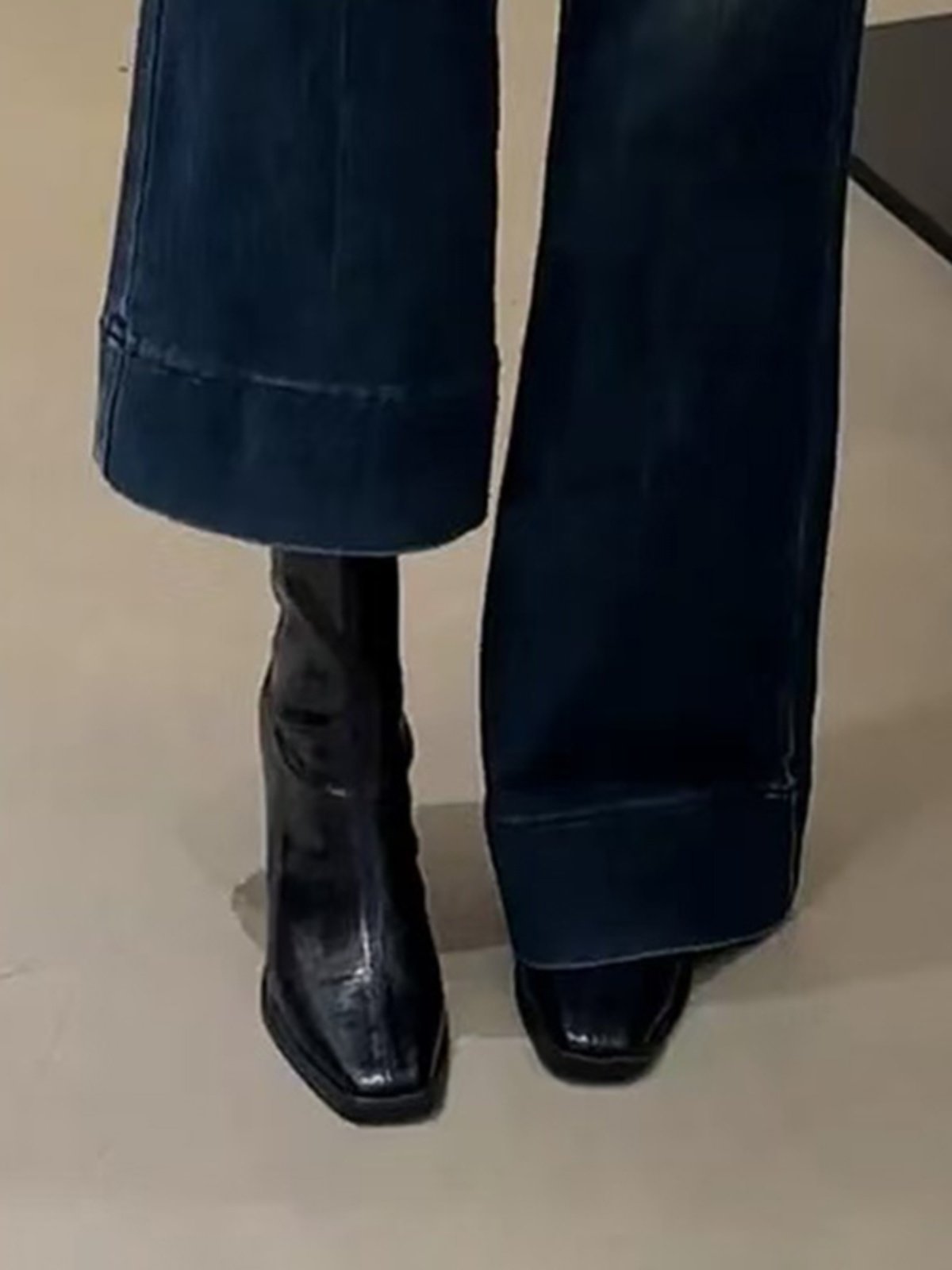 Black High-Heeled Short Boots for Women, Autumn and Winter New Style, French Retro Square Toe Slim Boots, Versatile Chunky Heel Martin Boots, Women's Single Boots