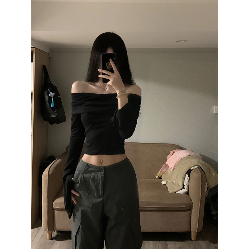 American-Style Spicy Girl Off-Shoulder Black Long-Sleeve T-Shirt for Women, Autumn Short Slim-Fit Base Shirt with a High-End Feel, Exposed Shoulder Top