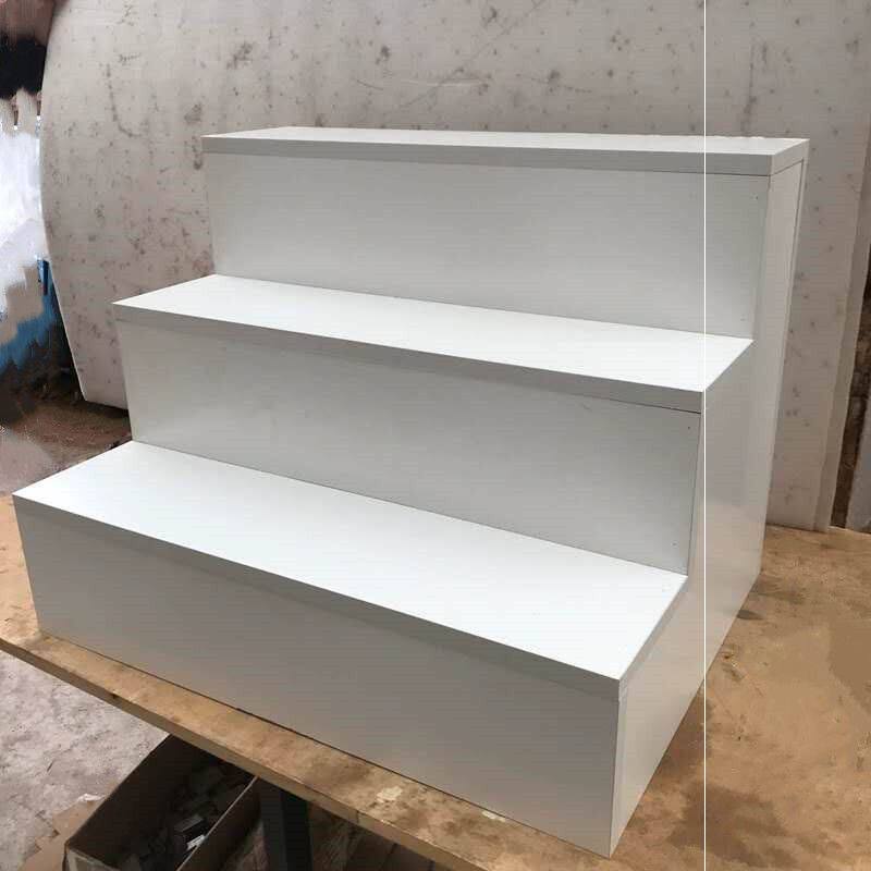 Show the new shop window base Shoe bag Shop Clothing Shop Wooden Platform Bench Rectangular Mold free from lacquered floor