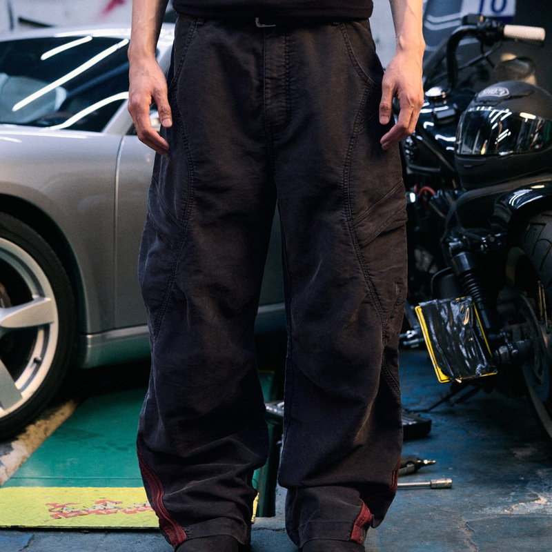 Avinmade/「Raccoon City」Mole Skin Red and Black Contrast Color Scimitar Racing Cargo Pants