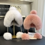 Милая удерживающая тепло шерстяная вязаная шапка