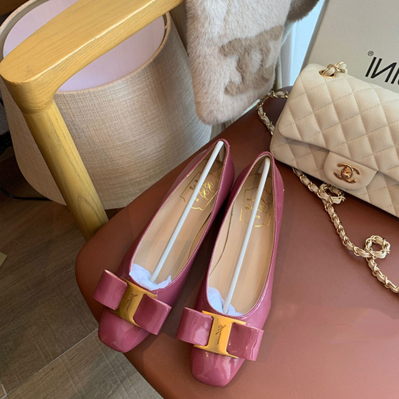 Square toe single shoes women's 2022 autumn new patent leather all-match shallow mouth bowknot medium heel thick heel flat shoes women