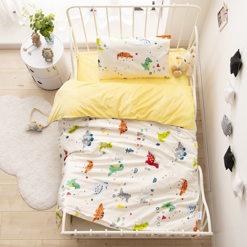 Children's kindergarten quilt three-piece set of pure cotton quilt cover baby nap quilt into the garden six-piece set of coral fleece bedding
