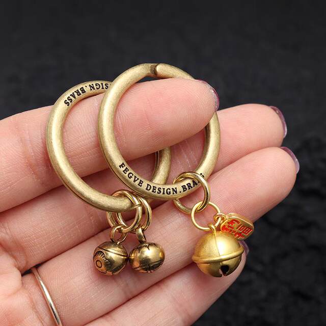 Handmade Chamfered and Polished Curved Pure Copper Key Ring with Vintage Finish, Brass Keychain, Retro Creative Design