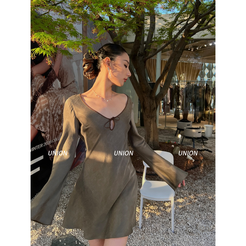 Union Officially Authorized if by Land 26 Autumn and Winter Green Flared Long-Sleeved Dress