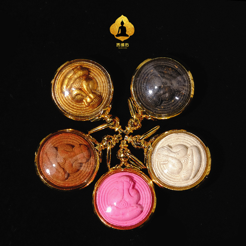 Thai specialty gentian dragon Brain mini button Must Fight Bunk Face Pendant Delivery Chain