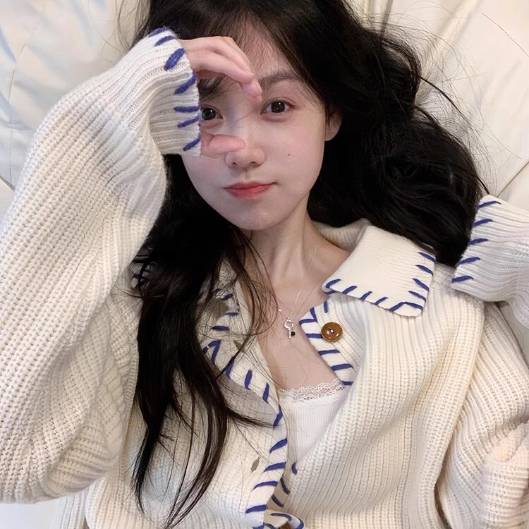 Lapel Color-Blocked Outerwear Sweater Jacket for Women, Autumn Loose-Fitting, Lazy Style, High-End Knitted Cardigan with a Gentle Design