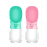 Домашние собаки из водяного чашки Портативный диспенсер для питья бутылки с водой, сопровождающие чайник ходьба для собак