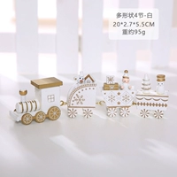 Белый геометрический поезд