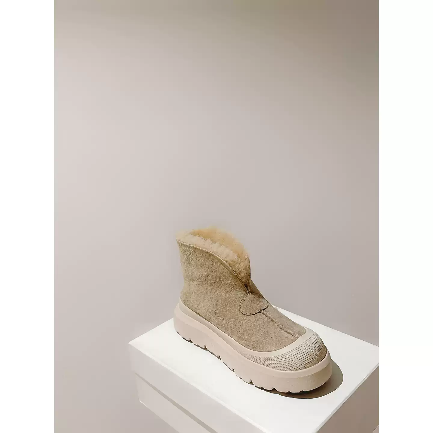 Snow boots, Australian lambskin