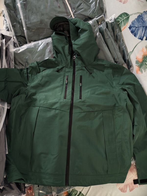 Brand Surplus Hardshell Jacket with Rubberized Seams, Water Resistance 20,000 mm Brand Surplus Hardshell Jacket with Rubberized Seams, Water Resistance 20,000 mm