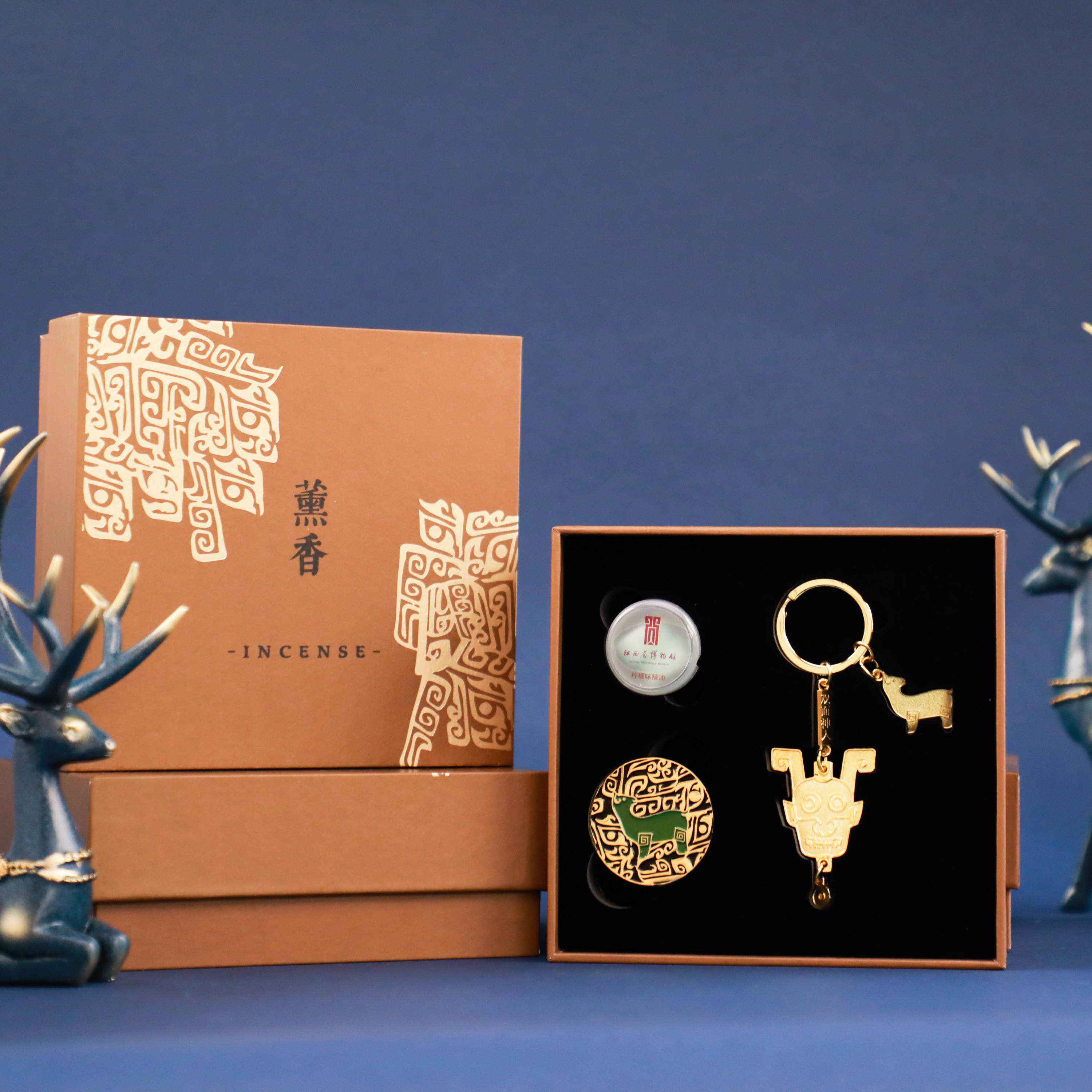 A unique style of aroma suit