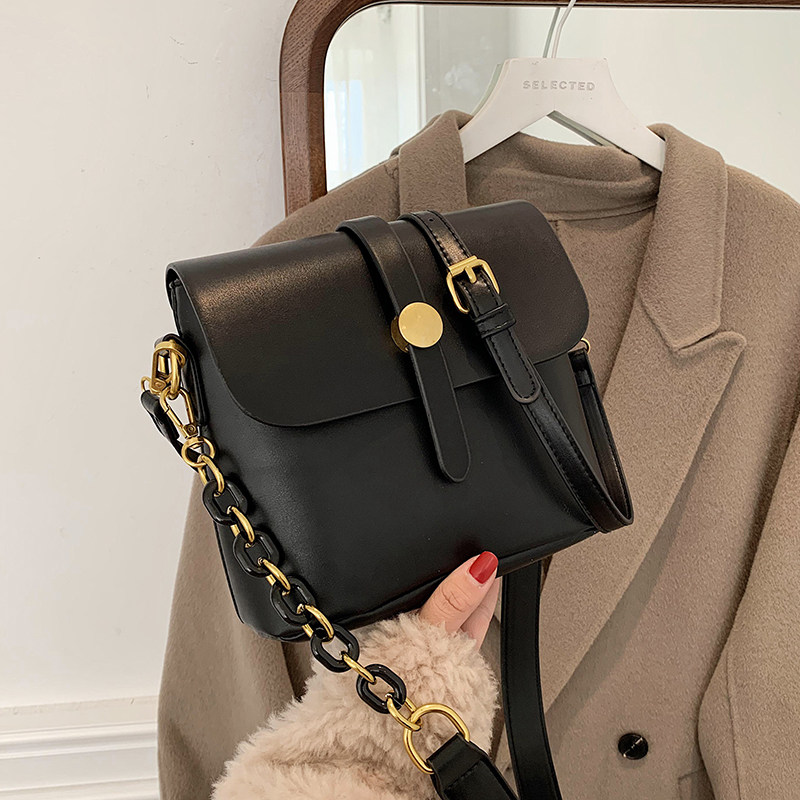 High-quality bag women's 2022 new Western style niche texture one-shoulder messenger bag hat fashion all-match bucket bag