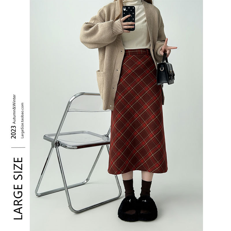 Slightly Chubby Women's Red Woolen Plaid Midi Skirt for Autumn and Winter, Christmas Retro A-Line Plus Size Long Skirt