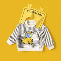 Карманное медведь потирает