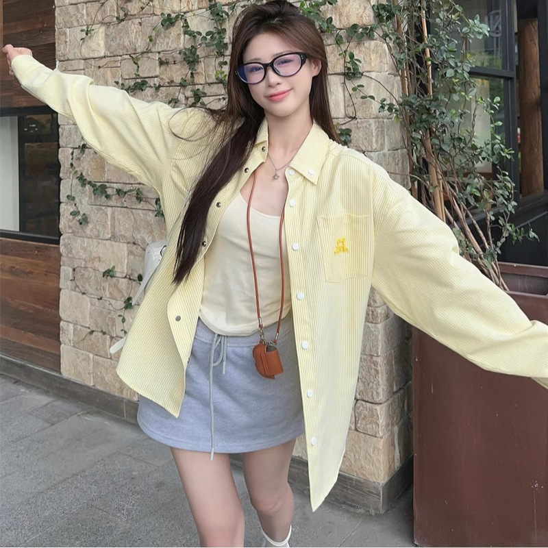 Stylish Embroidered Dog Design Loose-Fitting Slimming Yellow Shirt for Women, Versatile Creamy Yellow Casual Shirt Jacket for Autumn and Winter