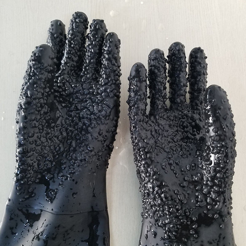The new special sandblasting gloves are thickened and wearresistant and soft sandblasting