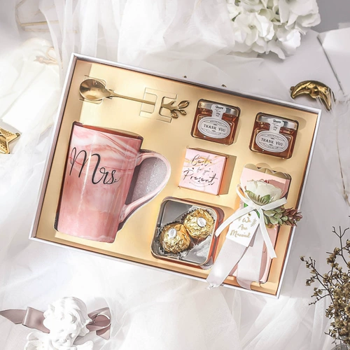 Свадьба гладкие девушки мисс девочки брак брак конфеты творческий кубок столица трудоустройство Практическая подружка невесты сестры медовая подарочная коробка