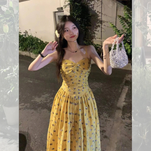 黄色碎花茶歇裙