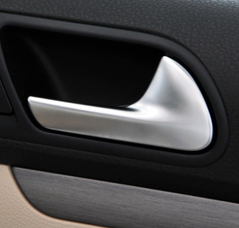 Suitable for Volkswagen old Sagittarius electroplating inner door armrest door handle inner door handle inner buckle inner handle repair bag