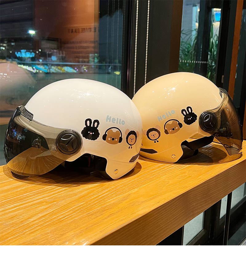 Cute Three Little Ones New National Standard C Certified Electric Vehicle Helmet Simple Women's Motorcycle Safety Helmet Sun Protection